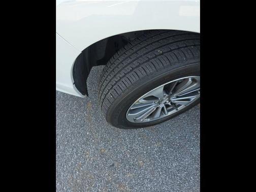 White Diamond Pearl 2018 Acura RDX Advance Package