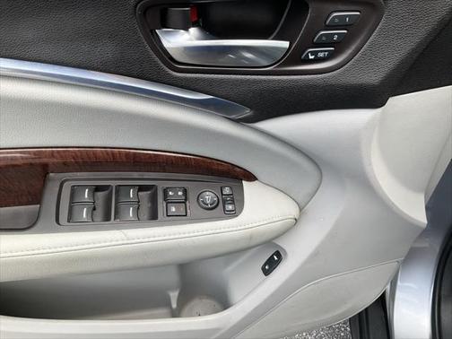 2017 Acura MDX 3.5L w/Technology Package