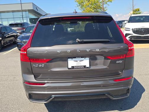 Gray 2024 Volvo XC60 B5 Plus Dark Theme