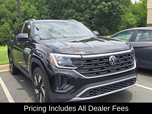 Deep Black Pearl 2025 Volkswagen Atlas Cross Sport 2.0T SE w/Technology