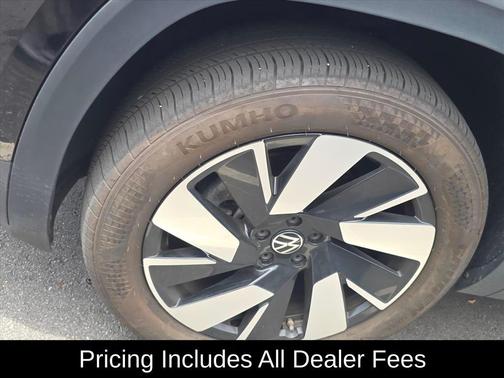 Deep Black Pearl 2025 Volkswagen Atlas Cross Sport 2.0T SE w/Technology
