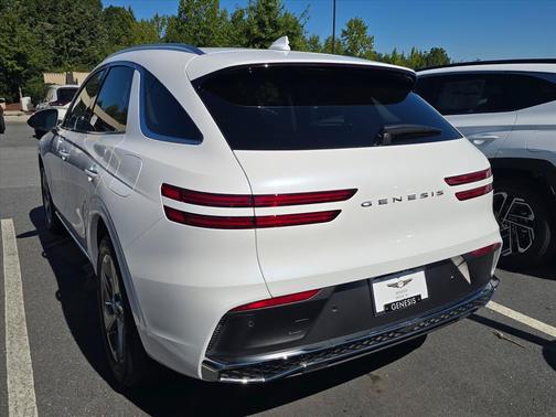 Uyuni White 2027 Genesis GV70 2.5T
