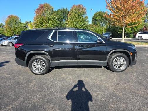 2022 Chevrolet Traverse LT Leather