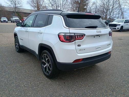 Bright White Clearcoat 2024 Jeep Compass Limited