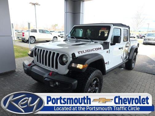 Bright White Clearcoat 2023 Jeep Gladiator Rubicon