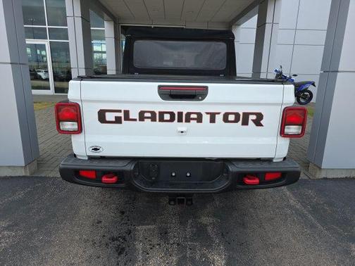 Bright White Clearcoat 2023 Jeep Gladiator Rubicon