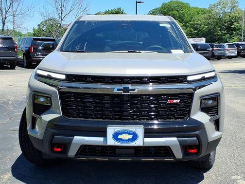 Sandstone Gray 2026 Chevrolet Traverse AWD Z71