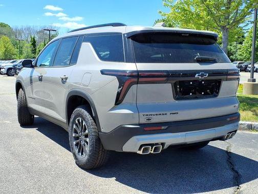 Sandstone Gray 2026 Chevrolet Traverse AWD Z71