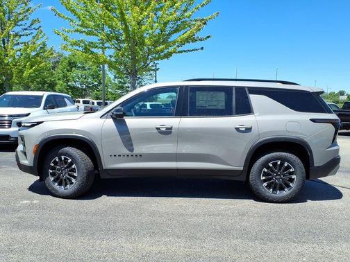 Sandstone Gray 2026 Chevrolet Traverse AWD Z71