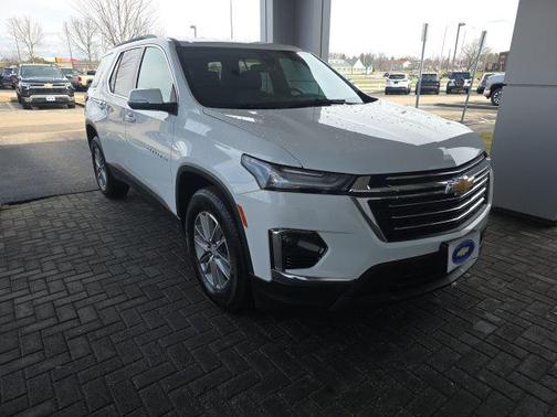 Summit White 2023 Chevrolet Traverse LT Cloth