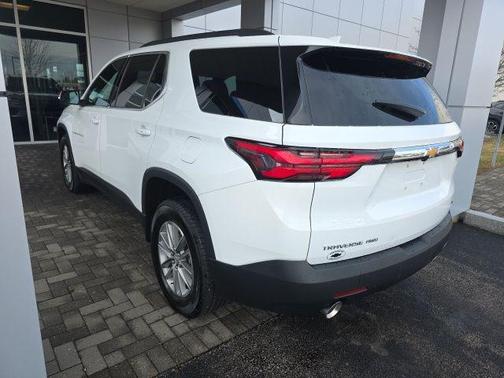 Summit White 2023 Chevrolet Traverse LT Cloth