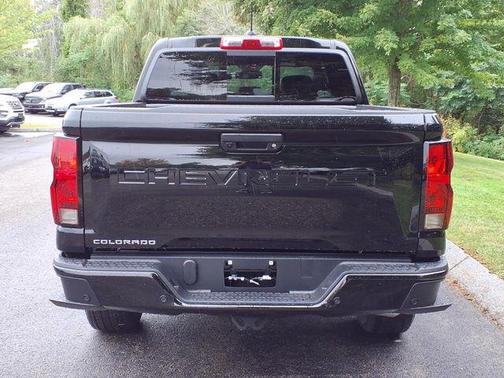 Black 2026 Chevrolet Colorado LT