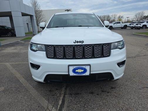 Bright White Clearcoat 2019 Jeep Grand Cherokee Altitude