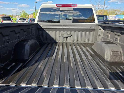 Summit White 2025 Chevrolet Silverado 1500 LT