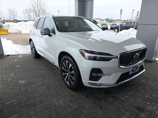 2023 Volvo XC60 B5 Plus Bright Theme