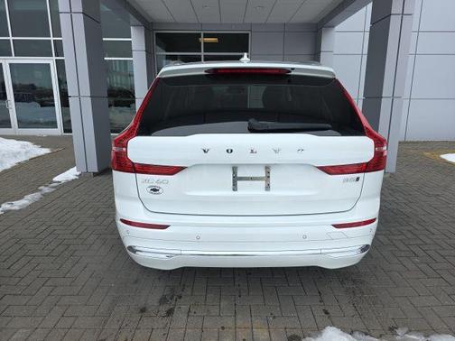 2023 Volvo XC60 B5 Plus Bright Theme