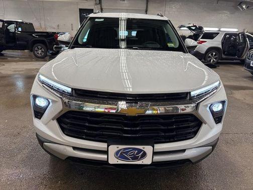 Summit White 2026 Chevrolet Trailblazer LT