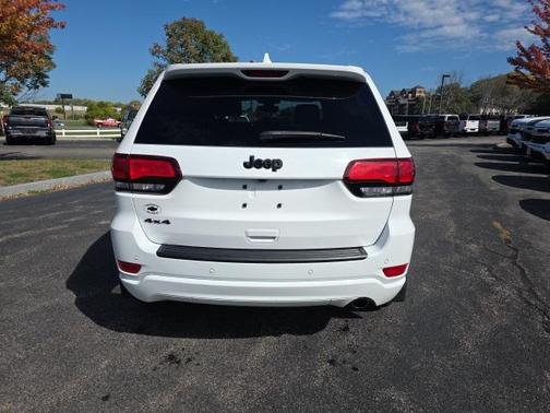 2022 Jeep Grand Cherokee Laredo