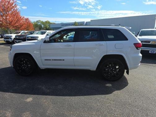 2022 Jeep Grand Cherokee Laredo