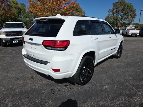 2022 Jeep Grand Cherokee Laredo
