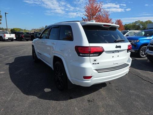 2022 Jeep Grand Cherokee Laredo