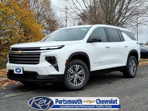 Summit White 2026 Chevrolet Traverse LT