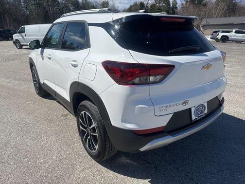 Summit White 2026 Chevrolet Trailblazer LT