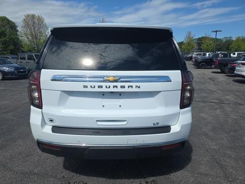 2022 Chevrolet Suburban LT
