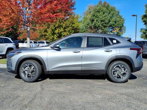 Sterling Gray Metallic 2026 Chevrolet Trax LT