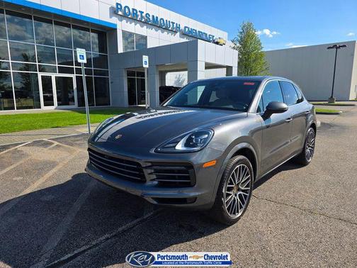 Chalk 2023 Porsche Cayenne Platinum Edition