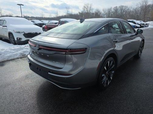 2024 Toyota Crown Platinum