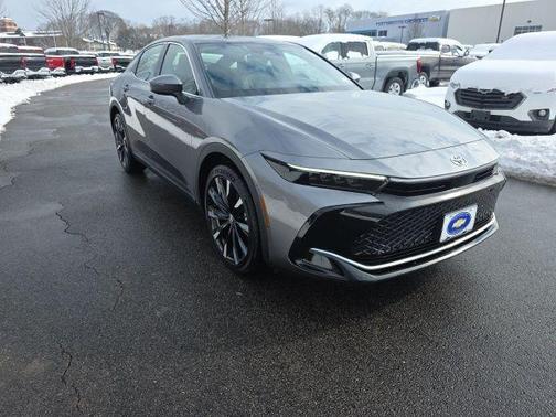 2024 Toyota Crown Platinum