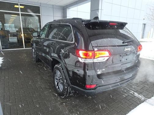 2020 Jeep Grand Cherokee Laredo