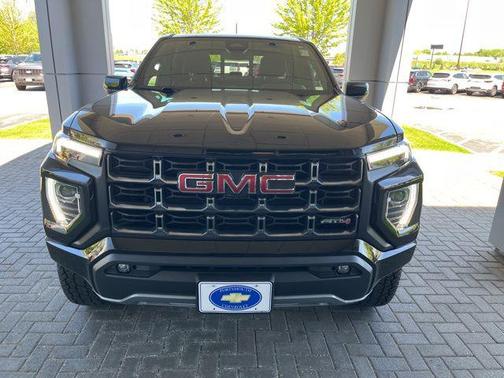 Onyx Black 2024 GMC Canyon AT4