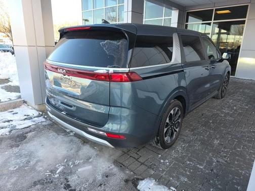 2023 Kia Carnival EX
