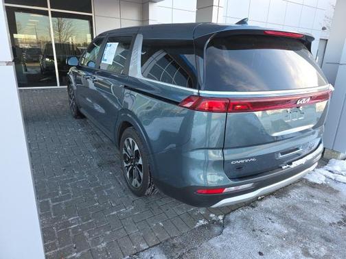 2023 Kia Carnival EX
