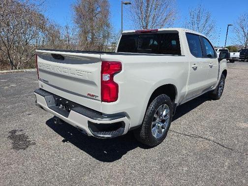White Sands 2026 Chevrolet Silverado 1500 RST