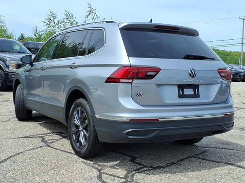 Gray 2024 Volkswagen Tiguan 2.0T SE