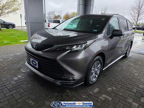 Predawn Gray Mica 2021 Toyota Sienna XLE 7 Passenger