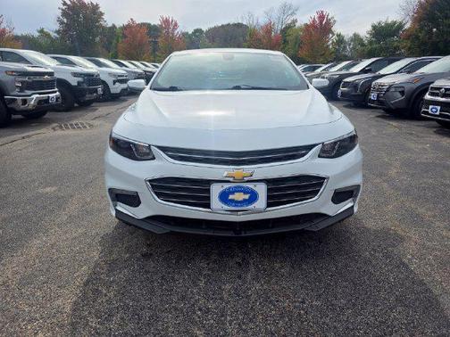 Summit White 2018 Chevrolet Malibu LT