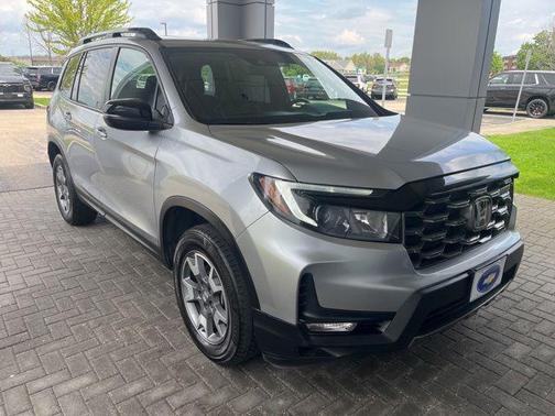 Lunar Silver Metallic 2023 Honda Passport AWD TrailSport