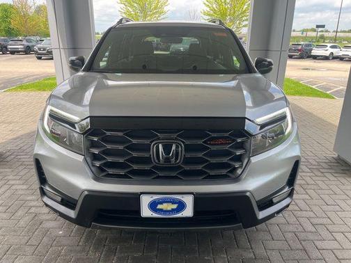 Lunar Silver Metallic 2023 Honda Passport AWD TrailSport