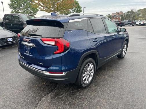 2023 GMC Terrain SLT
