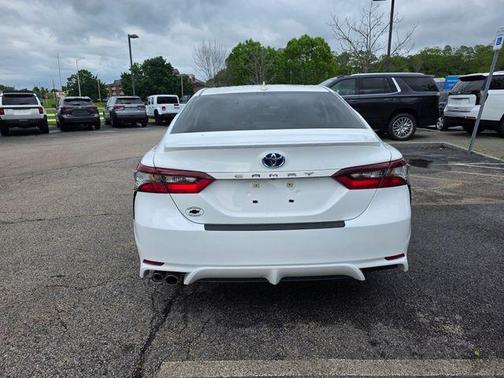 Ice Cap 2024 Toyota Camry Hybrid SE