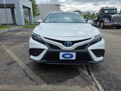 Ice Cap 2024 Toyota Camry Hybrid SE