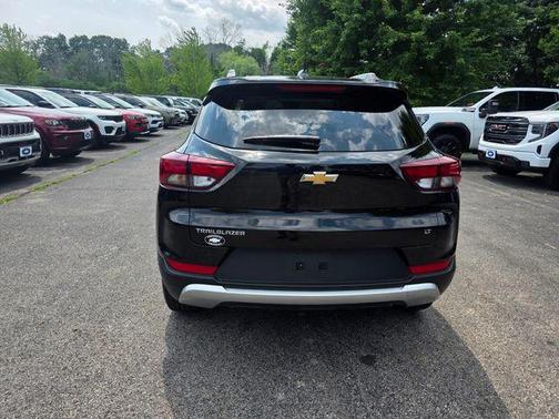 Mosaic Black Metallic 2023 Chevrolet Trailblazer LT