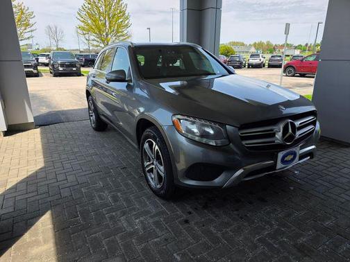 Selenite Grey Metallic 2017 Mercedes-Benz GLC 300 4MATIC