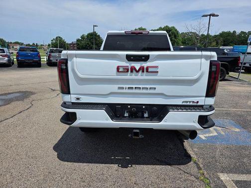 Summit White 2025 GMC Sierra 2500 AT4