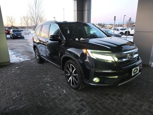 2022 Honda Pilot Touring 8-Passenger