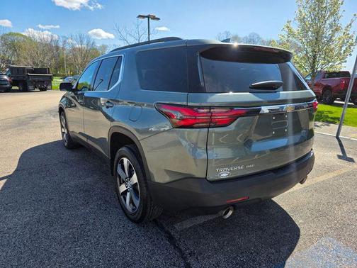Silver Sage Metallic 2023 Chevrolet Traverse LT Leather